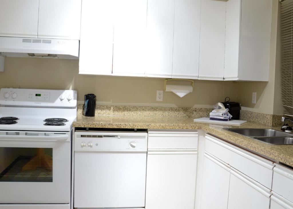 Deluxe Two-Bedroom Suite,65972959:JPEG