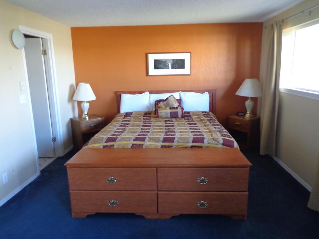 One-Bedroom King Suite
