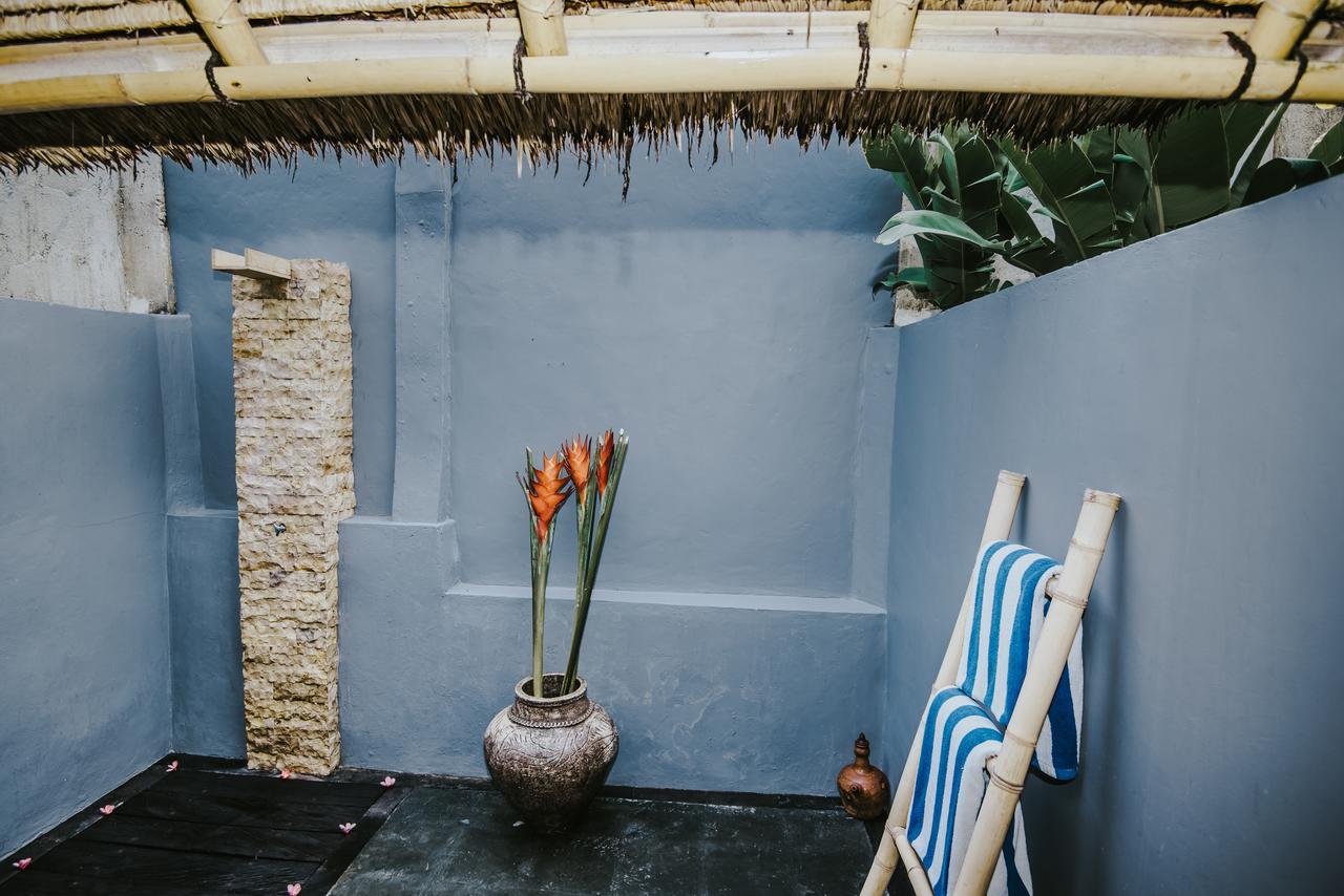 Standard Huts Garden View