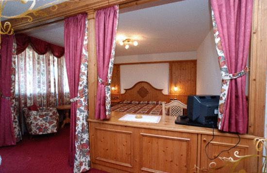 Classic Double or Twin Room