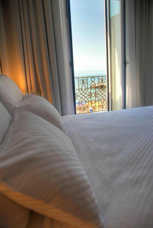 Sea View Suite