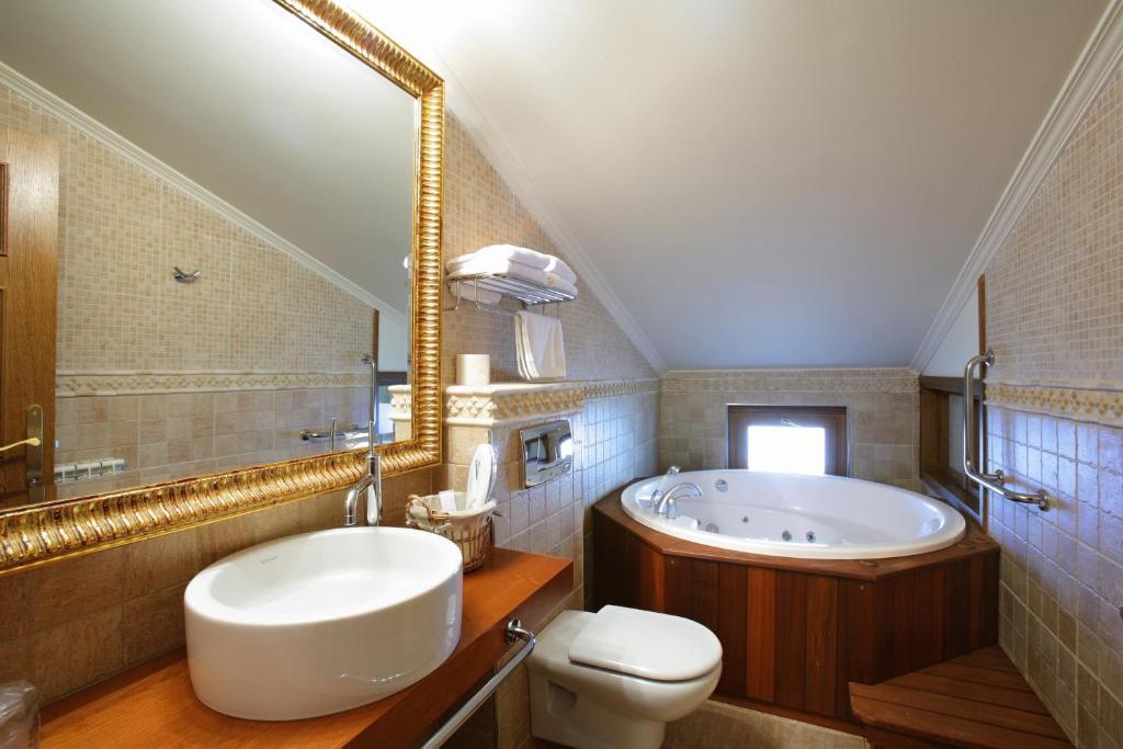 Junior Suite Spa Bath,1099452336:JPEG