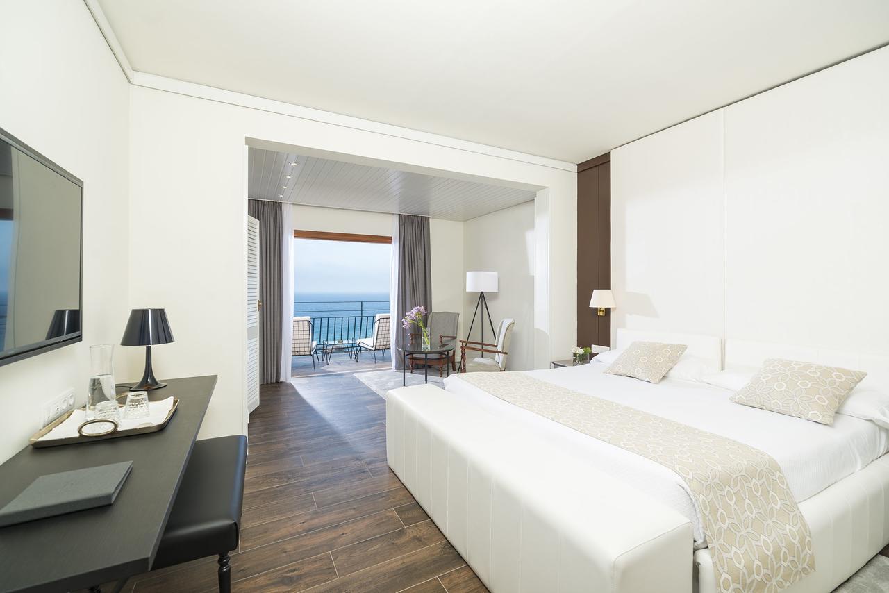 Deluxe Double Room with Sea View,680679636:JPEG