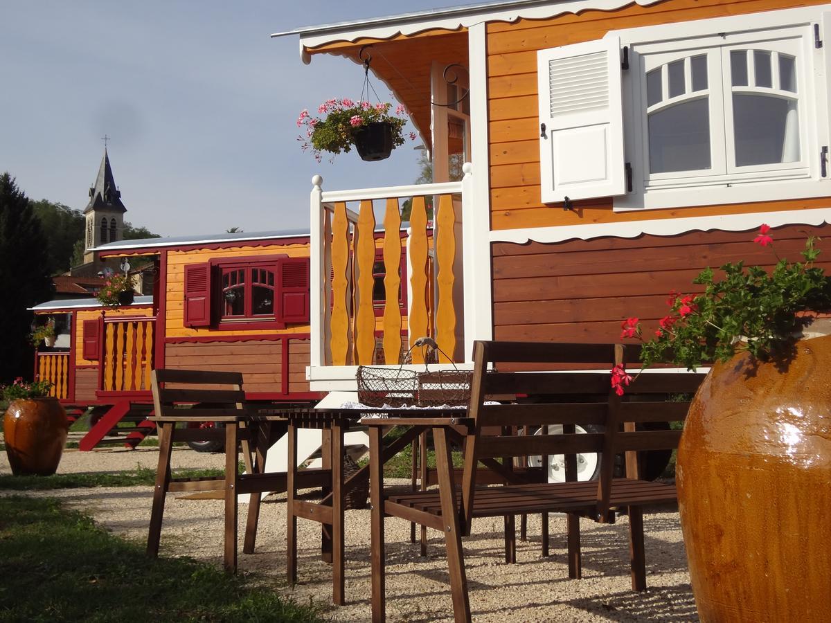 Wooden Caravan,660507210:JPEG