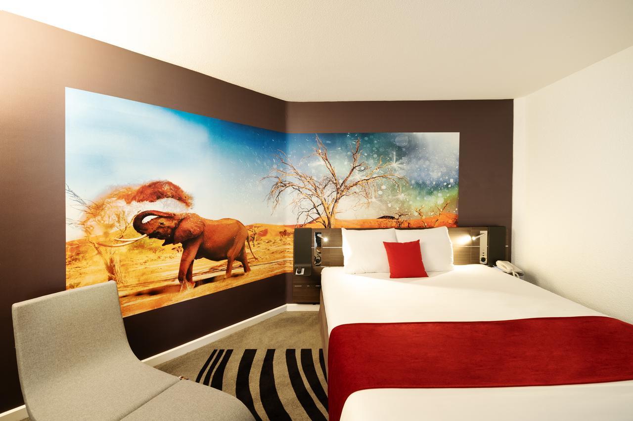 Suite with 1 Queen-Size Bed and Sofa Bed,660879336:JPEG