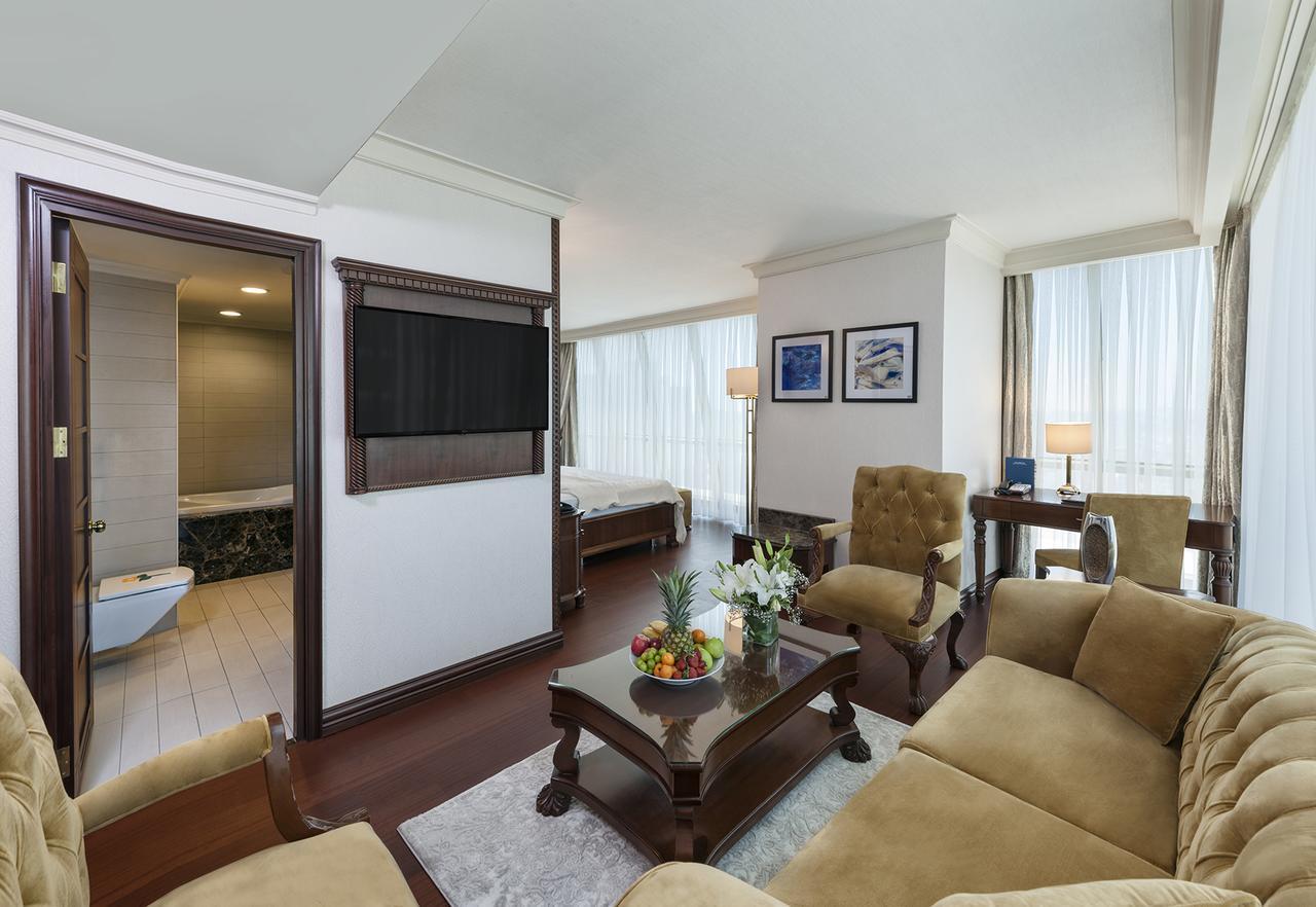 Suite Queen Size Bed,661483137:JPEG