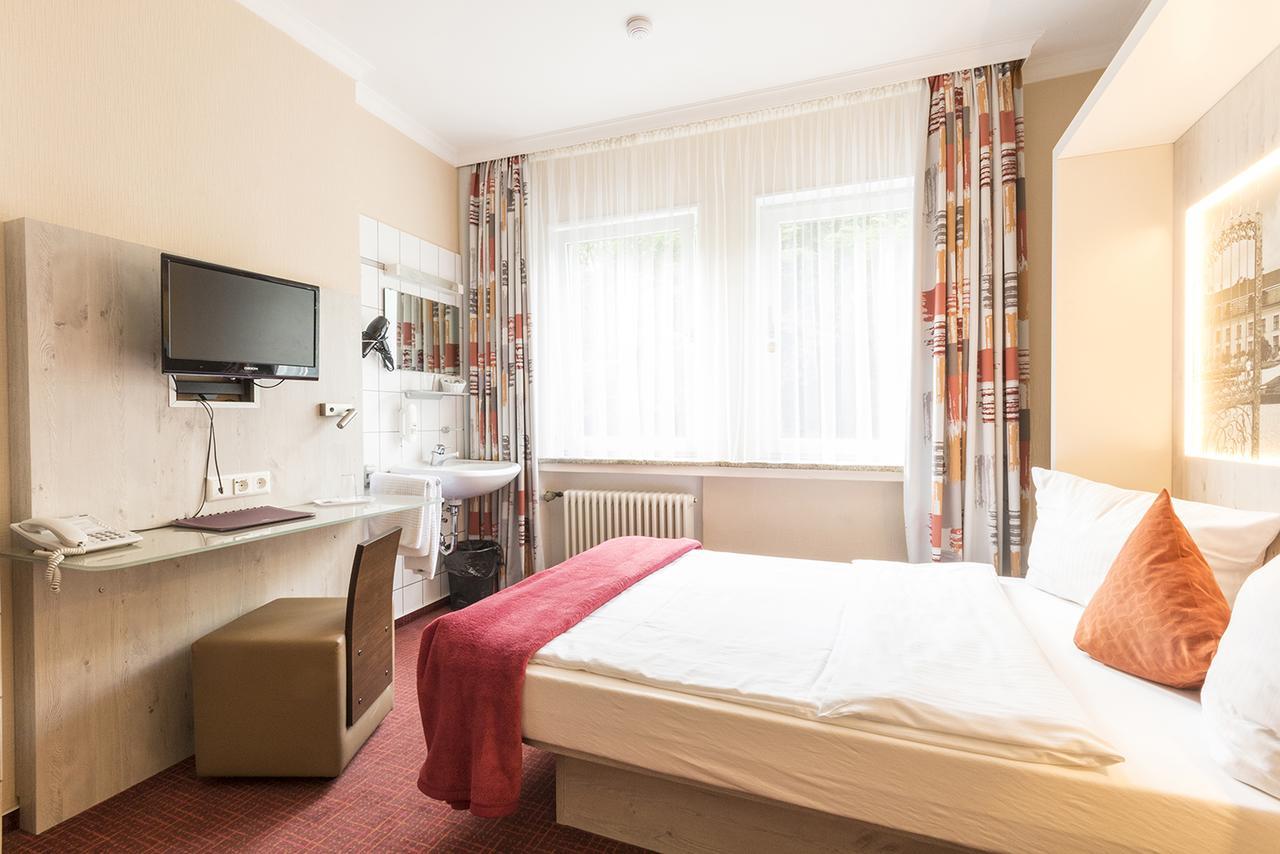 Single Room Own Shower or Shared WC