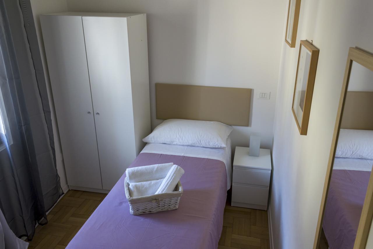 Single Room Private External Bathroom