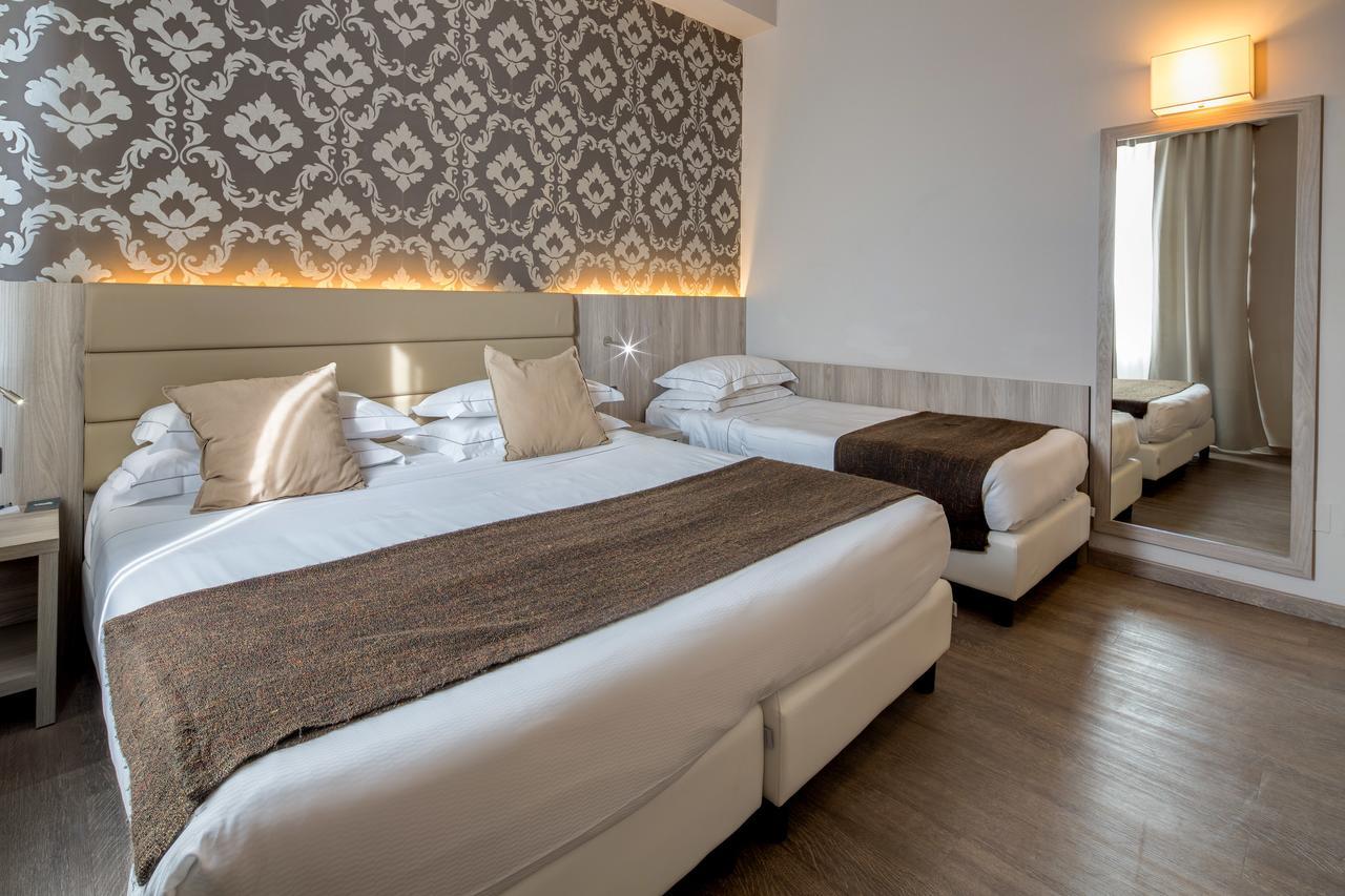 Triple Room,661954842:JPEG
