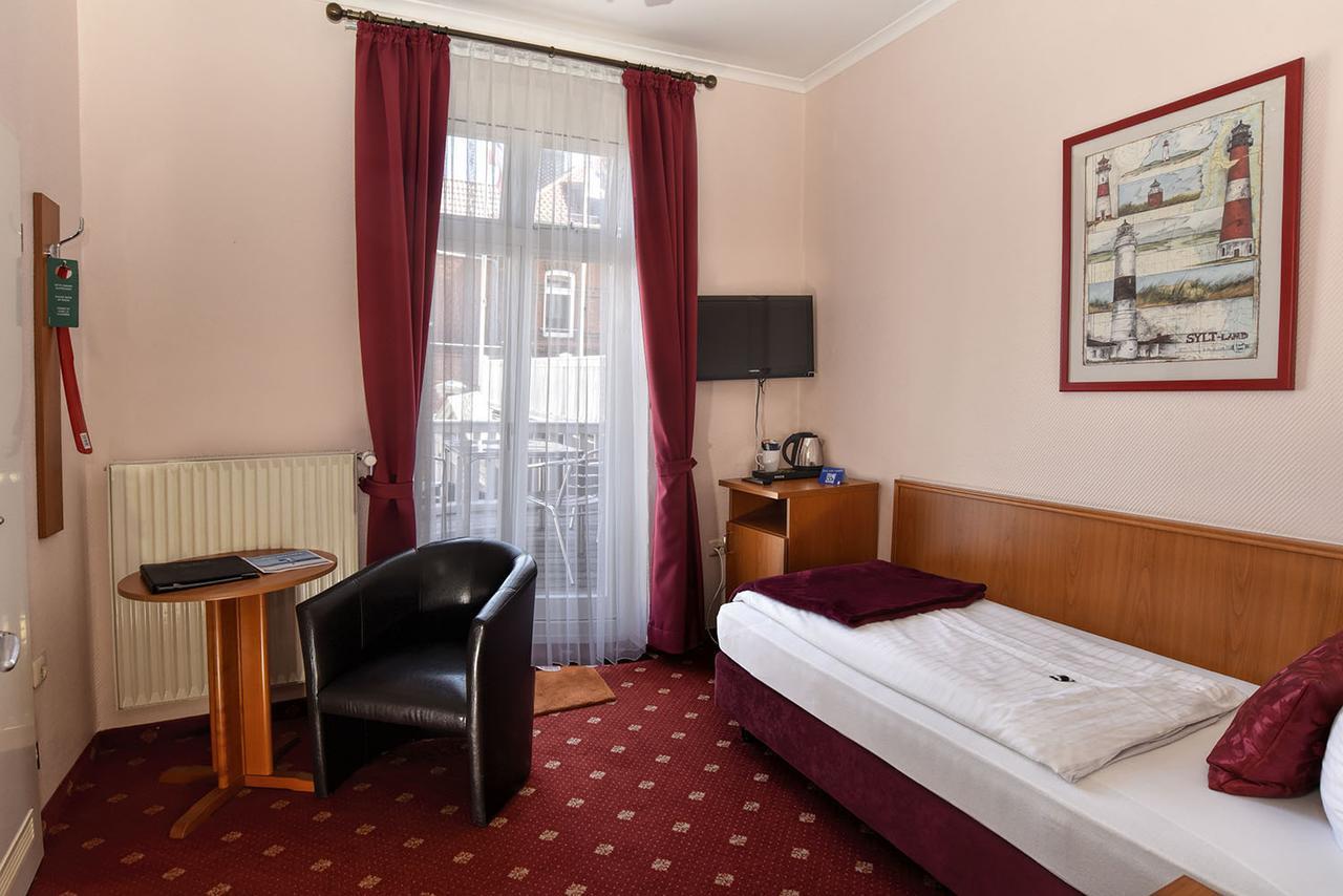 Single Room,661976598:JPEG