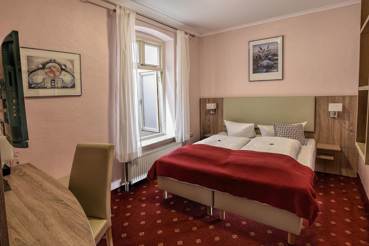 Budget Double Room,733094134:JPEG