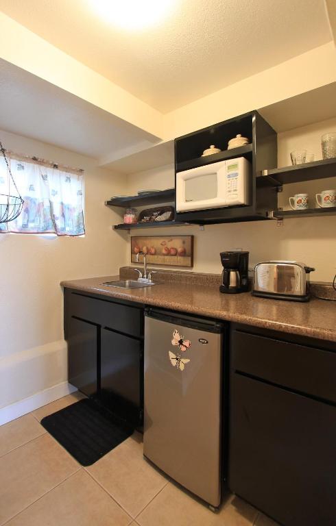 King Room with Kitchenette