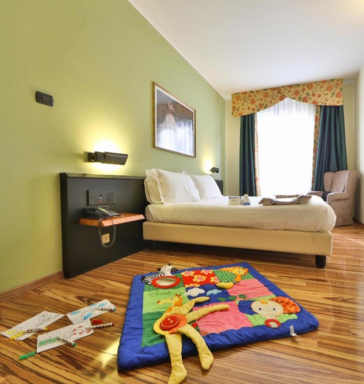 Family Queen Room