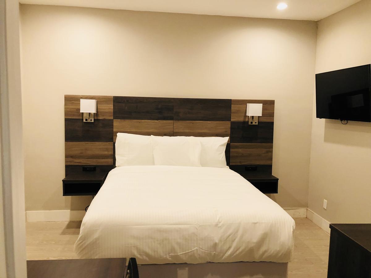 Queen Room Private Bathroom