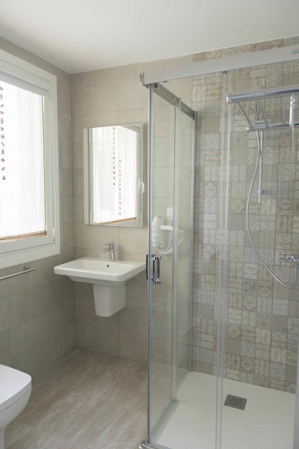 Triple Room Private Bathroom,1729261877:JPEG