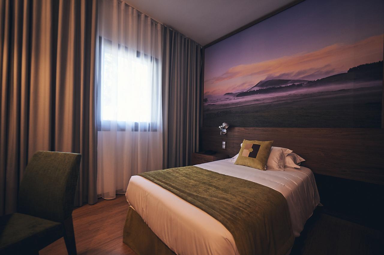 Single Room,662671386:JPEG