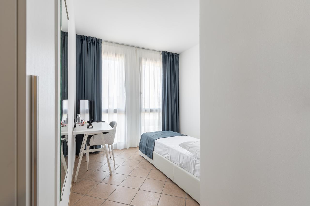 Deluxe Single Room,662786406:JPEG