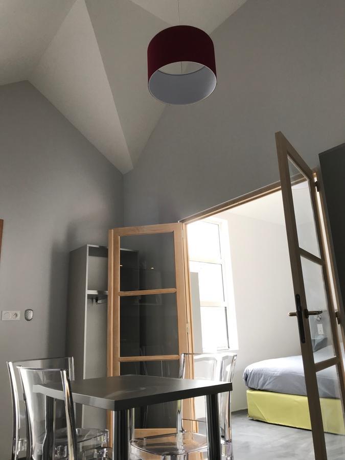 One-Bedroom Apartment,662893962:JPEG
