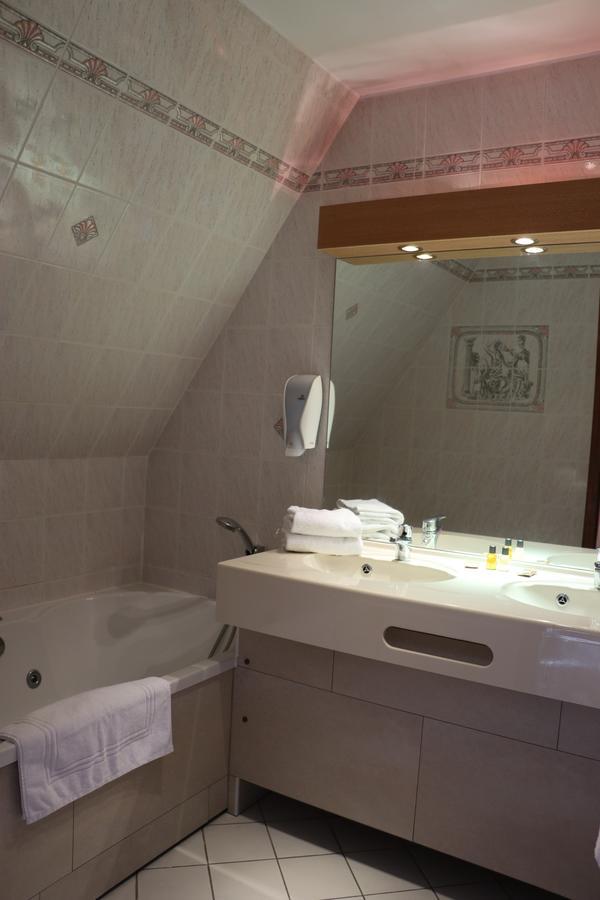 Standard Double Room,662992470:JPEG
