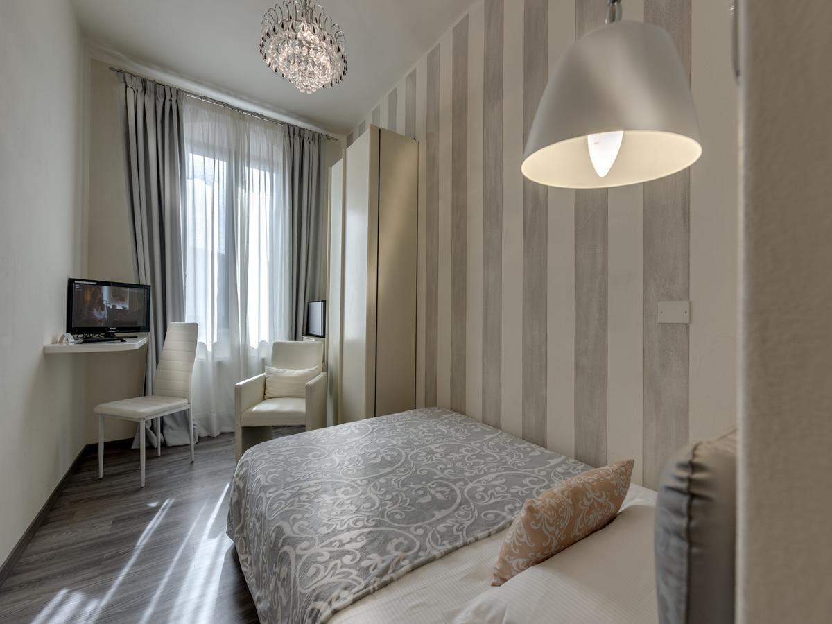 Superior Single Room,265264409:JPEG