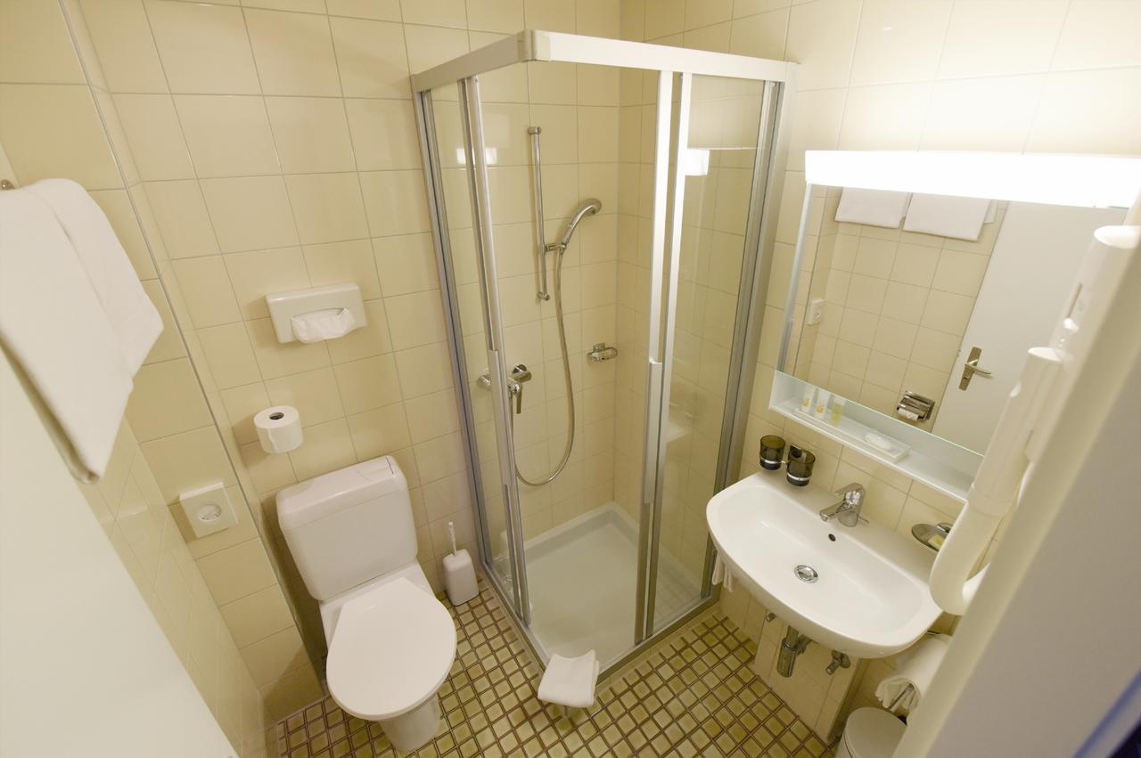 Double Room,663889041:JPEG