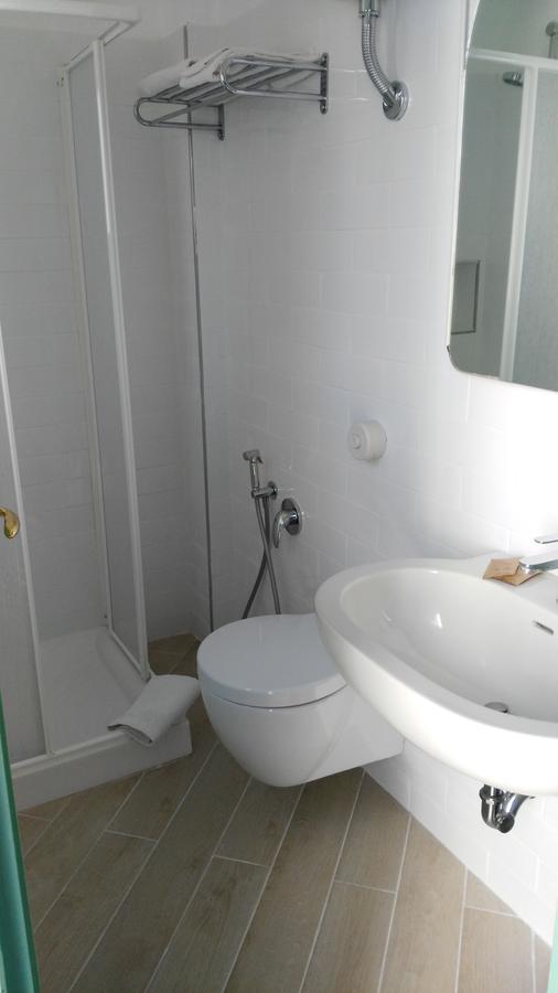 Standard Triple Room Sea View,377103394:JPEG