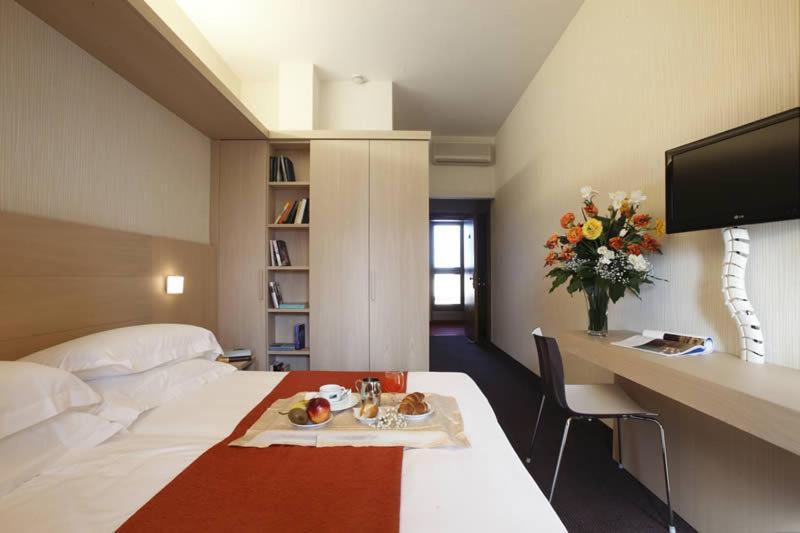 Single Room,66483178:JPEG