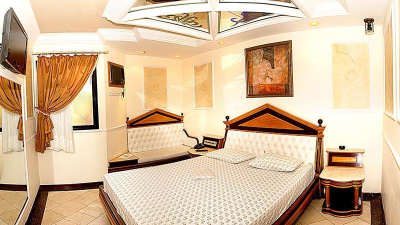 Standard Double Suite,664356609:JPEG