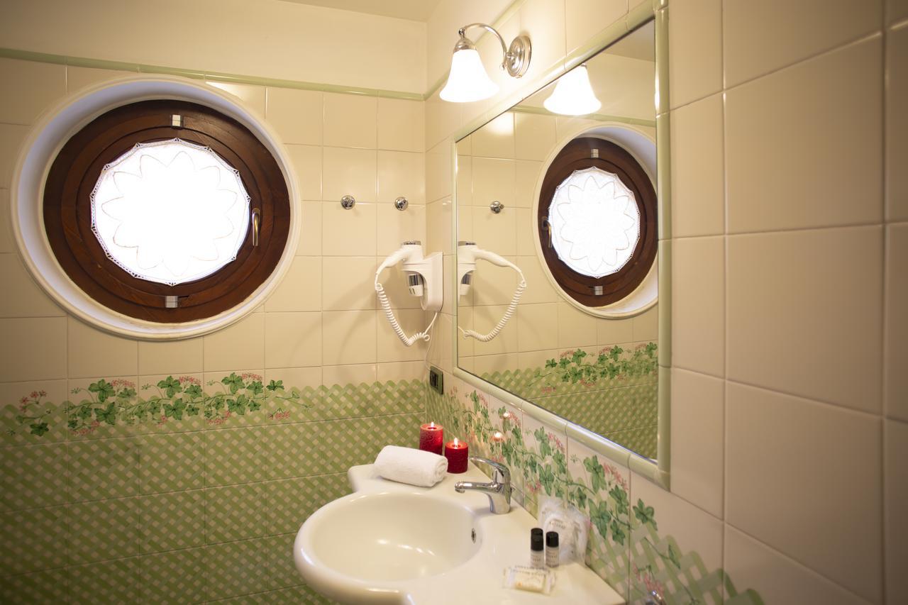 Double or Twin Room Silent