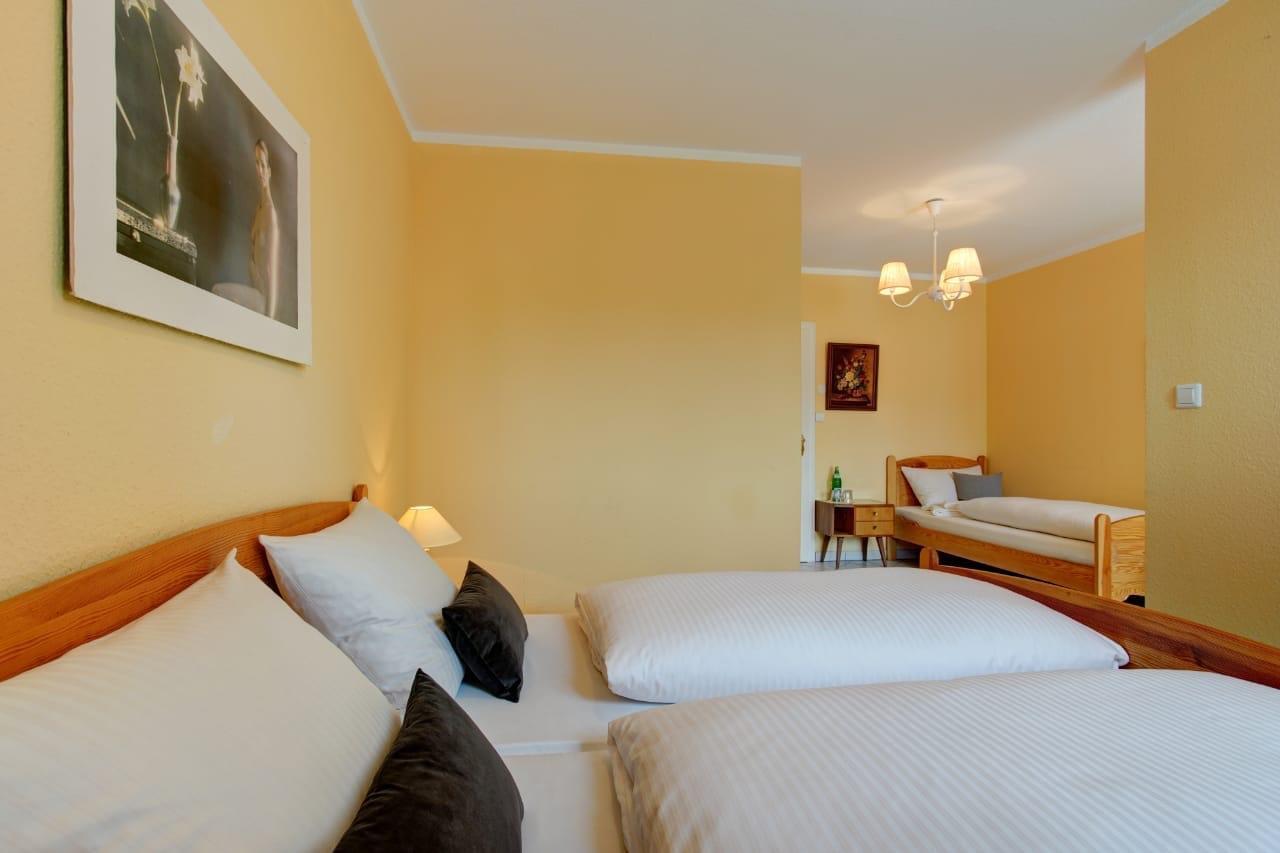 Standard Triple Room,664869534:JPEG