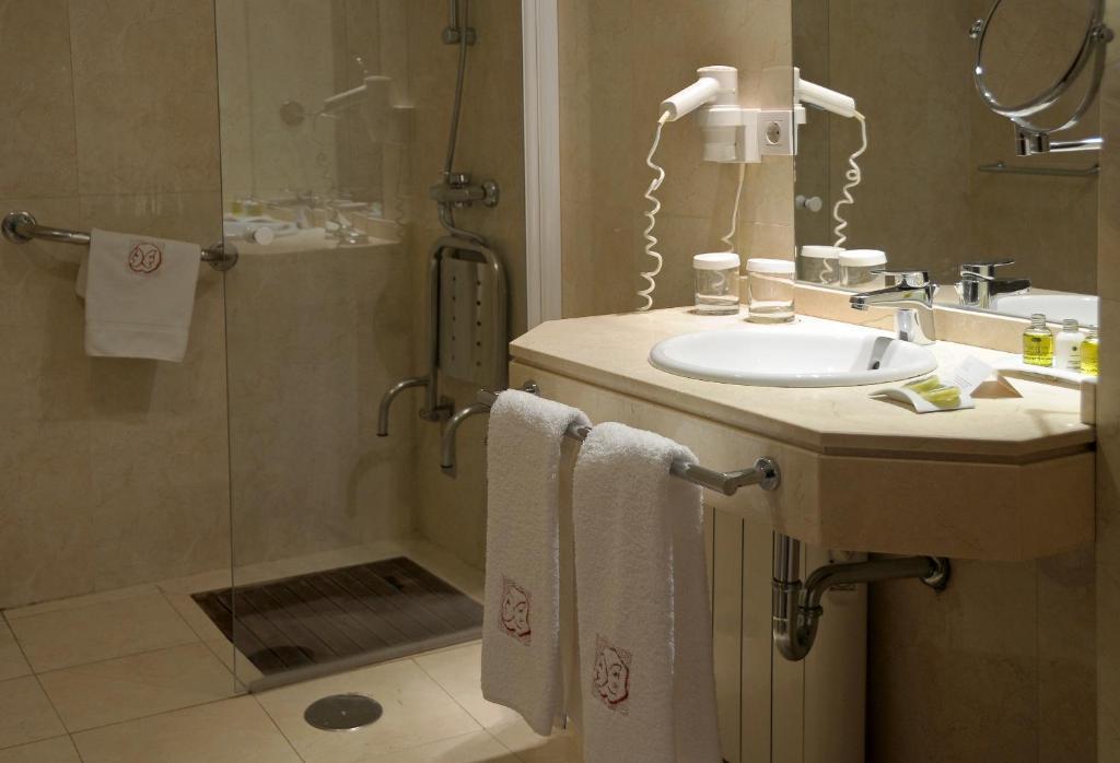 Standard Room,1655268484:JPEG