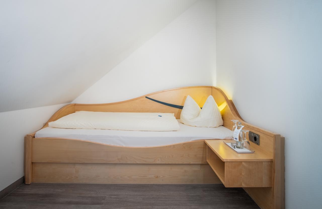 Standard Single Room,665166987:JPEG