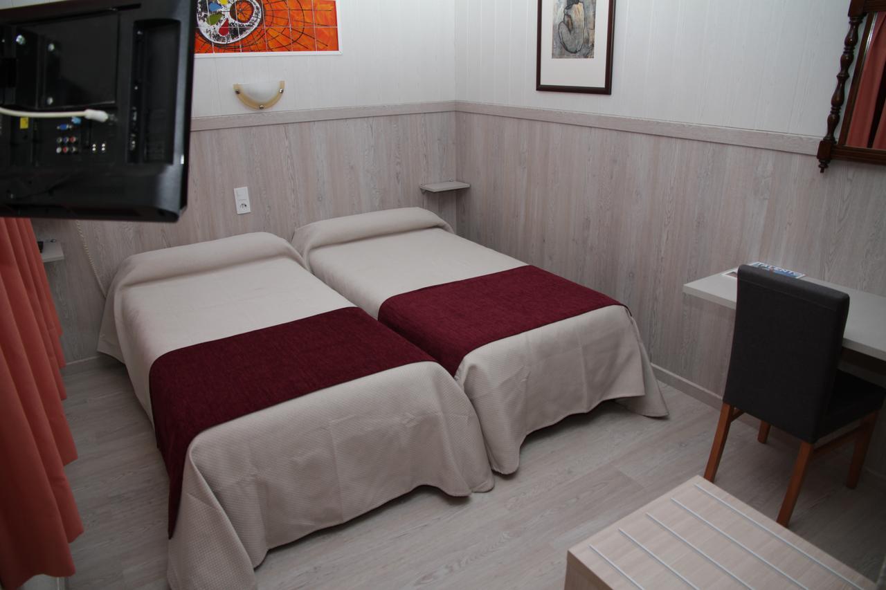 Twin Room,1260603205:JPEG