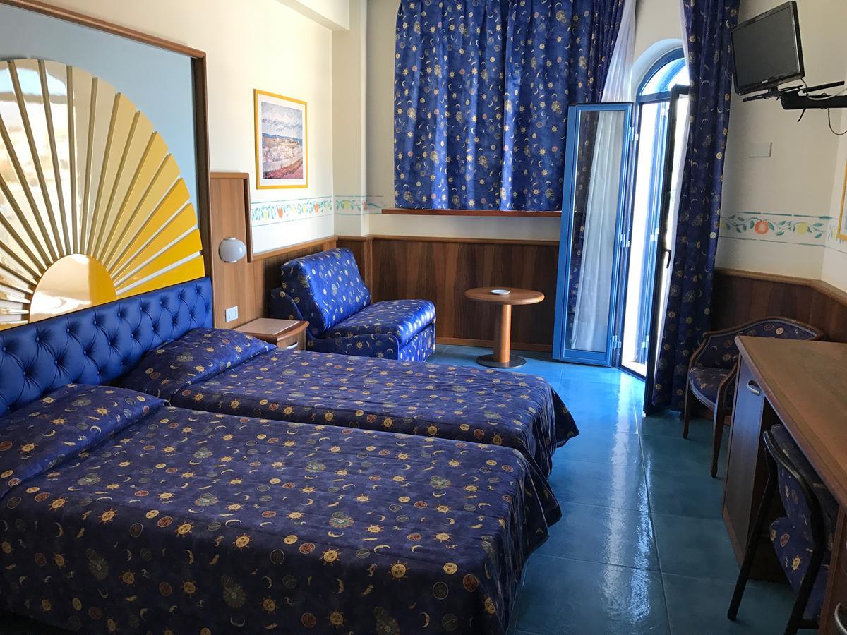 Double Room,665868243:JPEG
