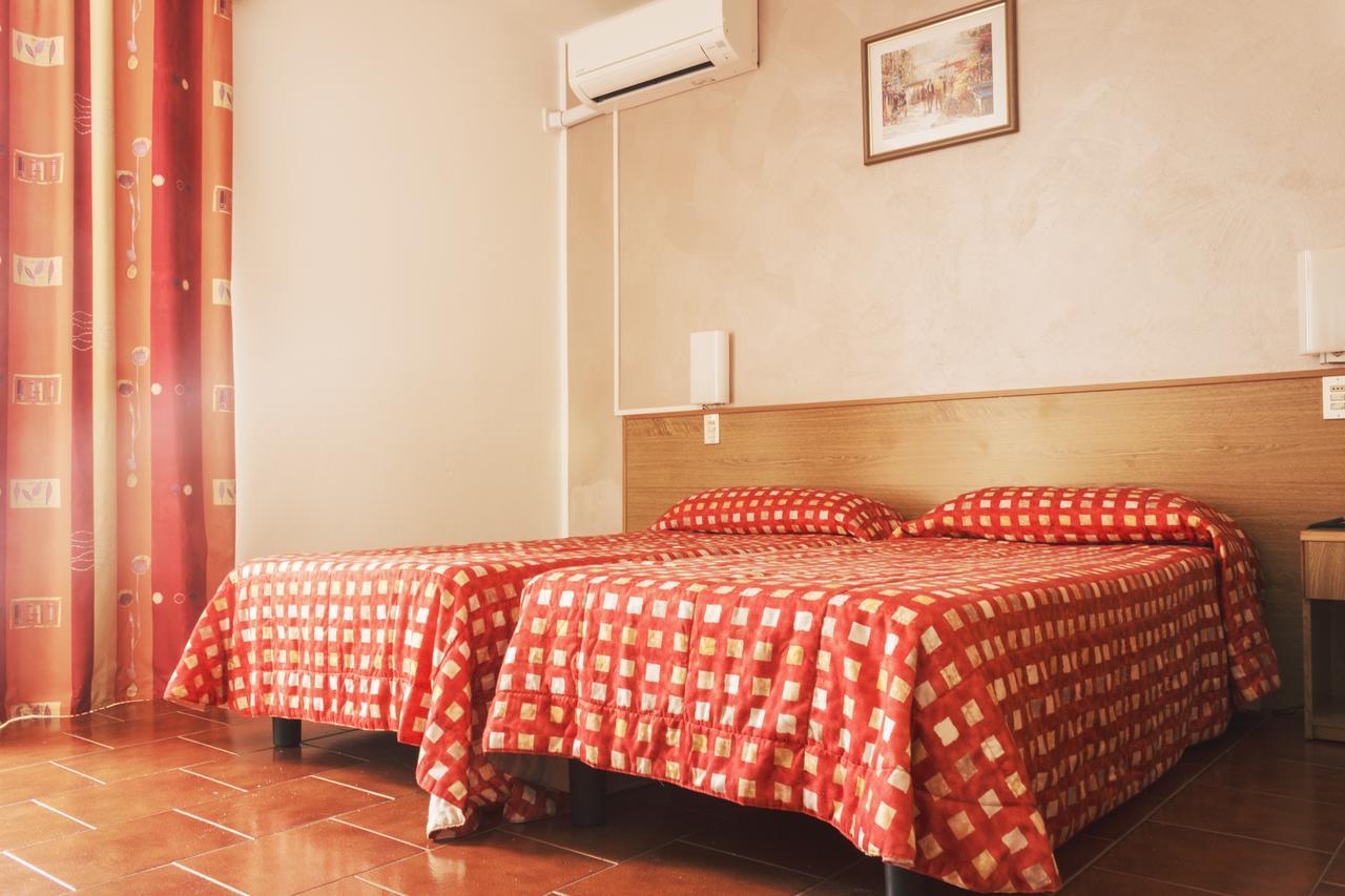 Standard Double or Twin Room,1586113720:JPEG