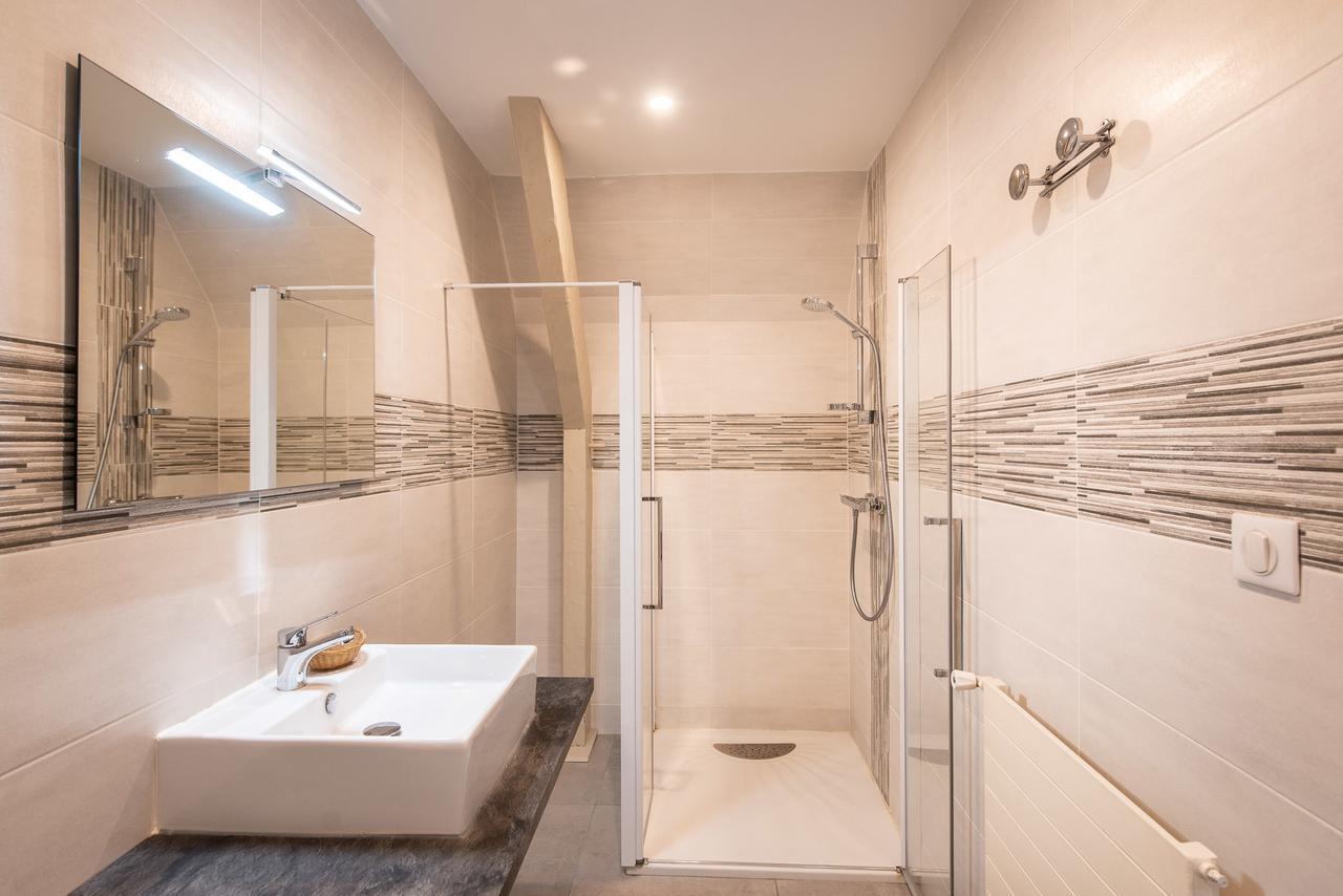 Double Room Shower