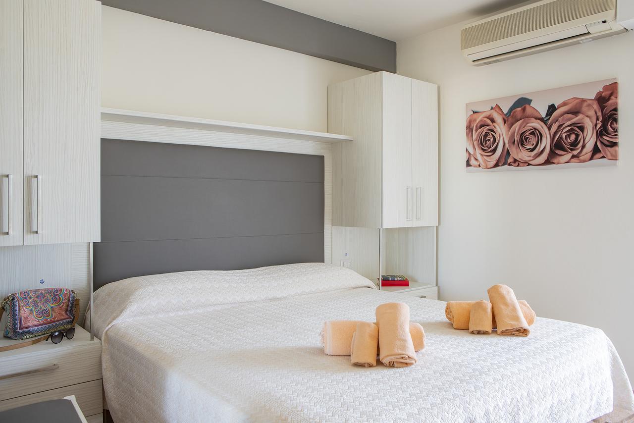 Double Room with Sea View,665434290:JPEG