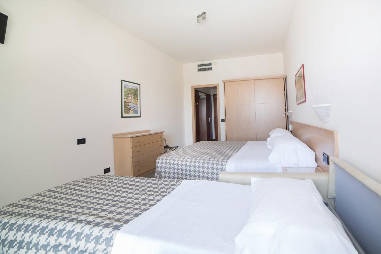 Triple Room Terrace Sea View