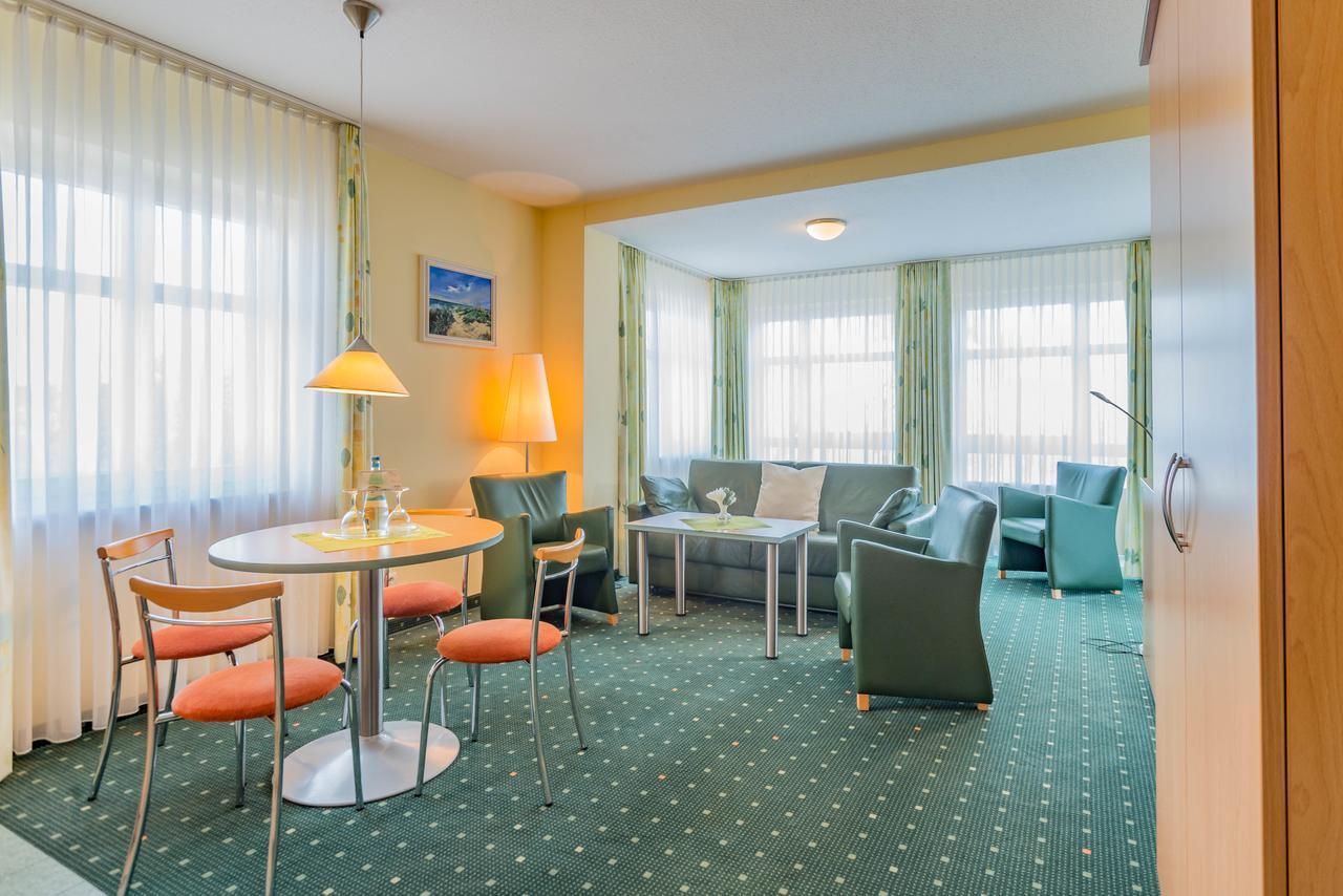 2-Room Apartment Sea Side,665562333:JPEG
