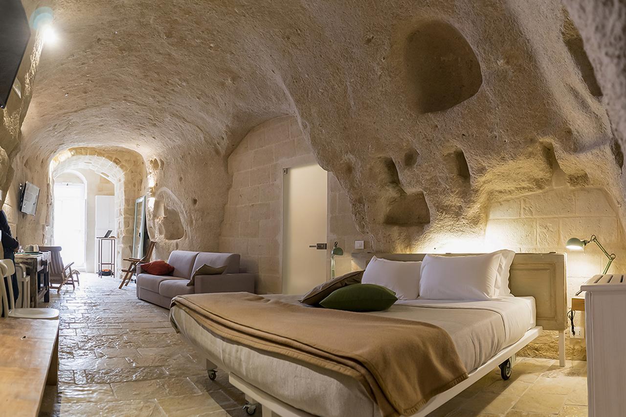 Suite Cave,669767700:JPEG