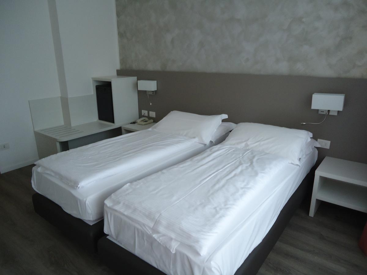 Double or Twin Room,632199126:JPEG