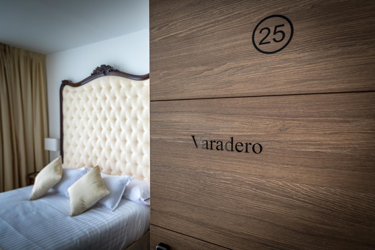 Deluxe Suite,665978142:JPEG