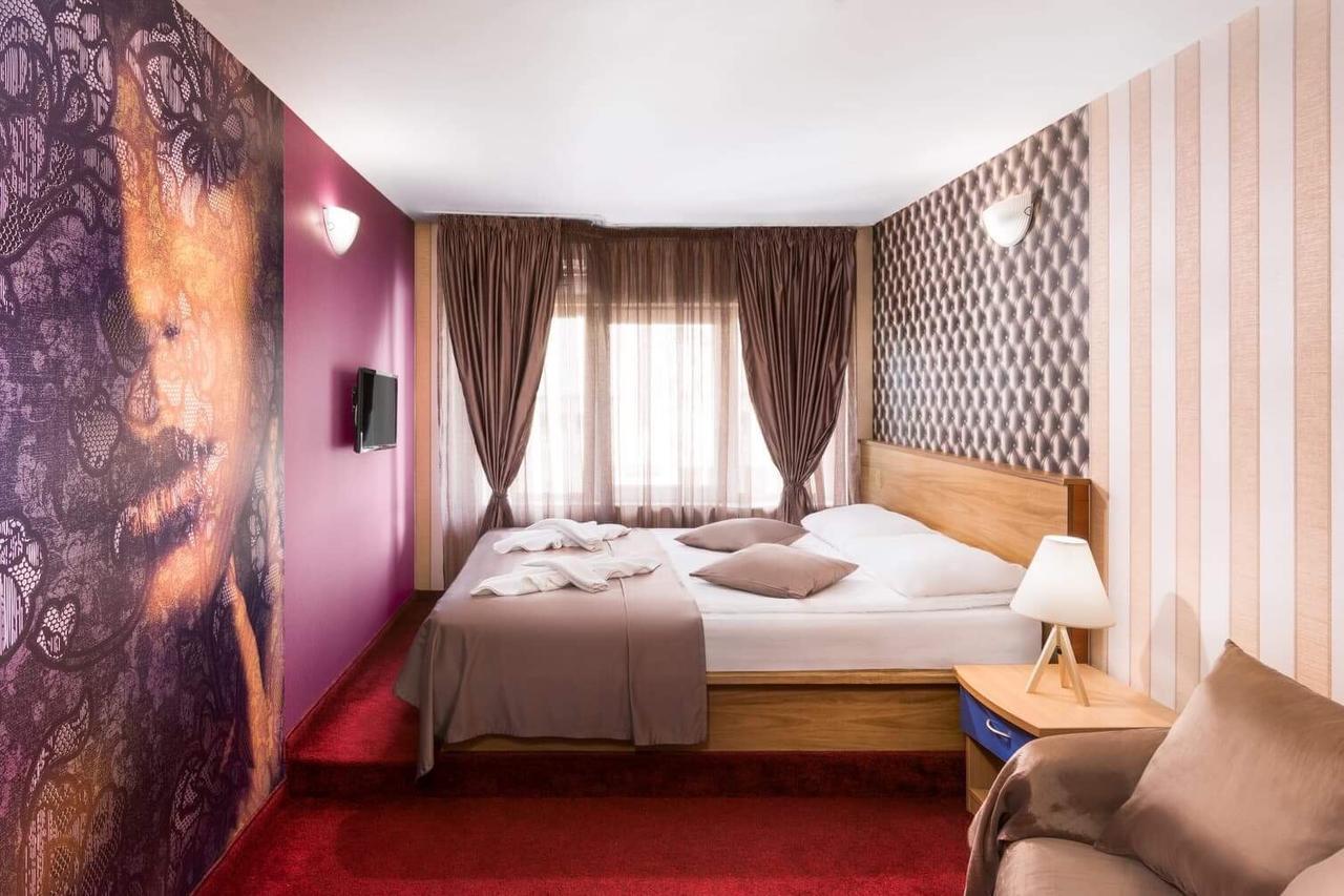 Double Room,665981583:JPEG