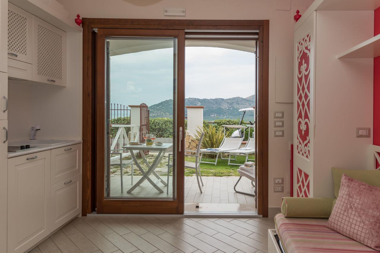 One-Bedroom Apartment Sea View