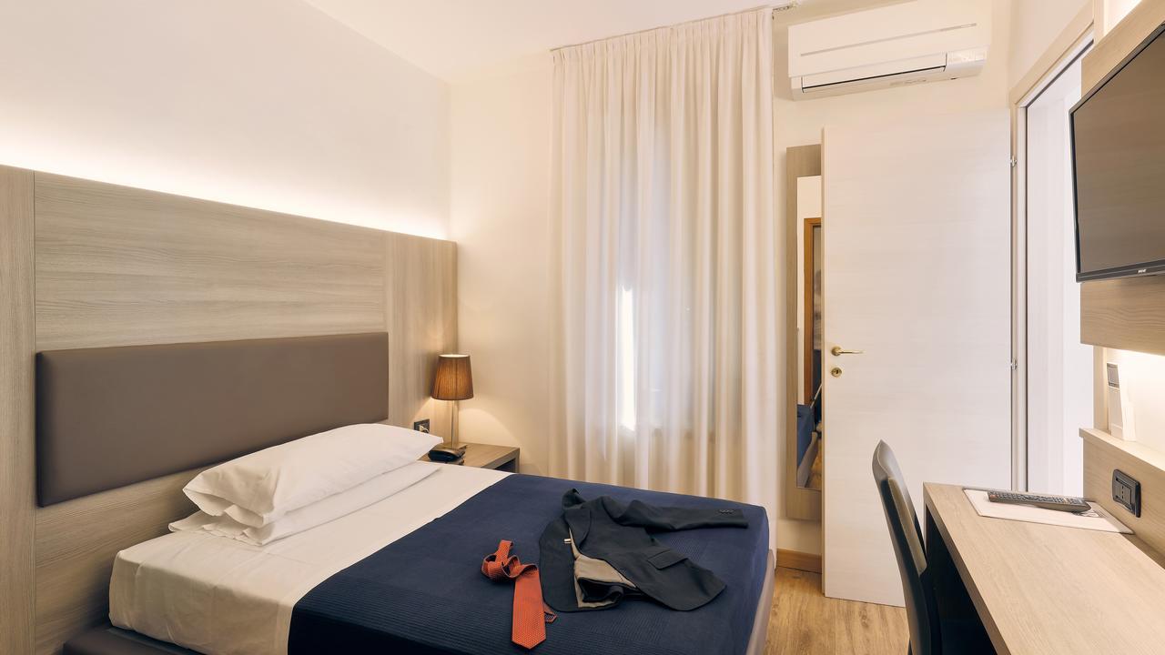 Single Room,666107643:JPEG