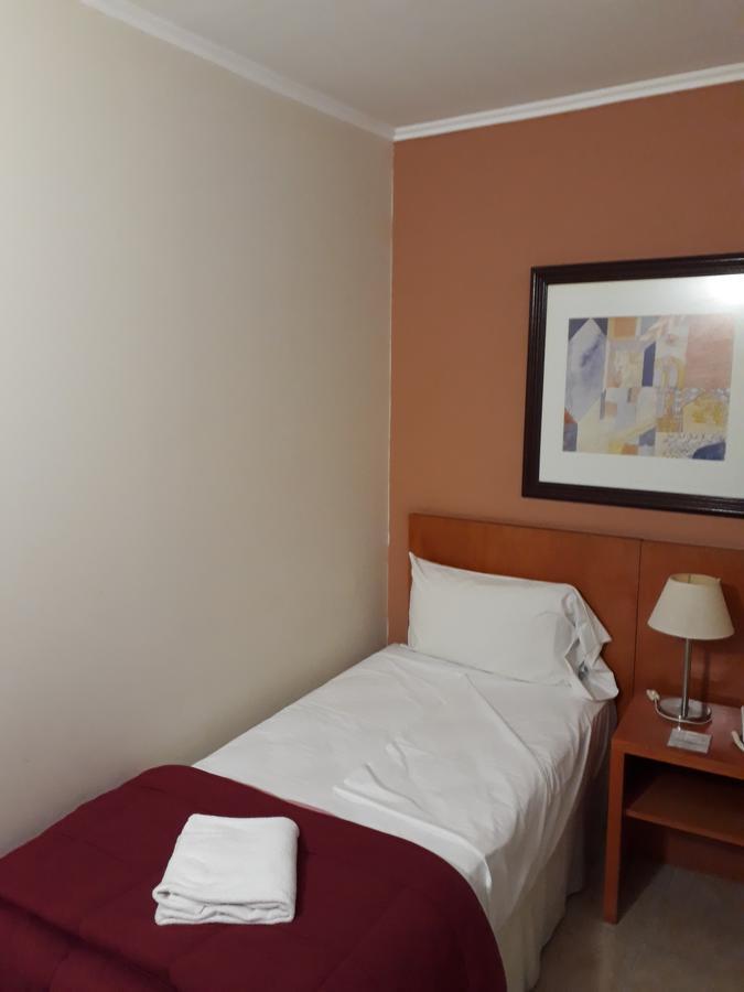 Small Single Room,666176946:JPEG