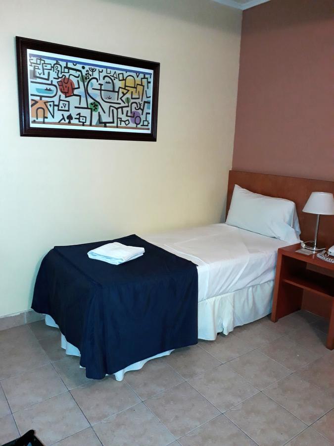 Small Single Room,681271440:JPEG