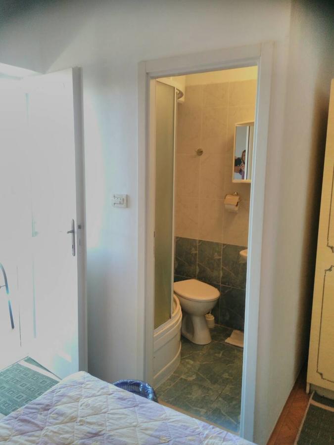 Double Room,666239109:JPEG