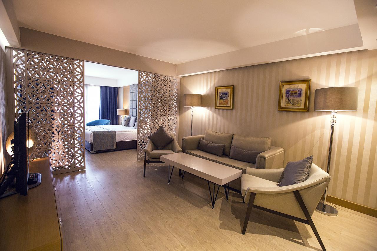 Deluxe Suite Bosphorus View,1288141108:JPEG