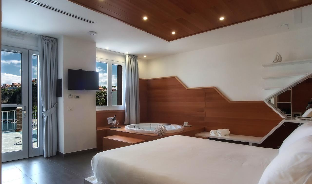 King Room Spa Bath